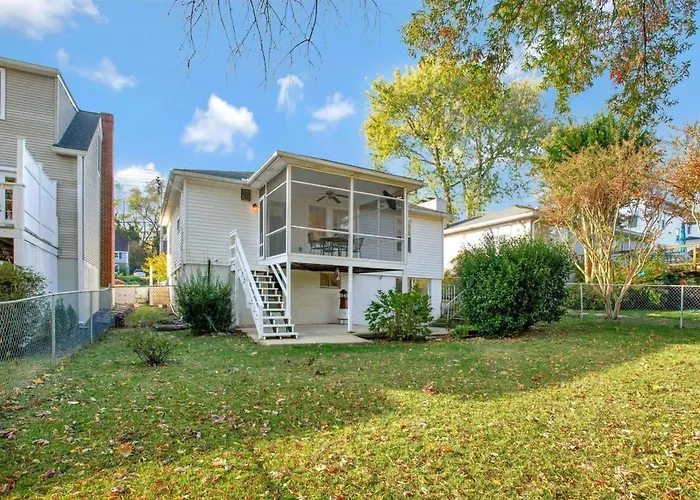 Stylish + Fresh Bungalow 2 Blocks From N-Mc Stadium
