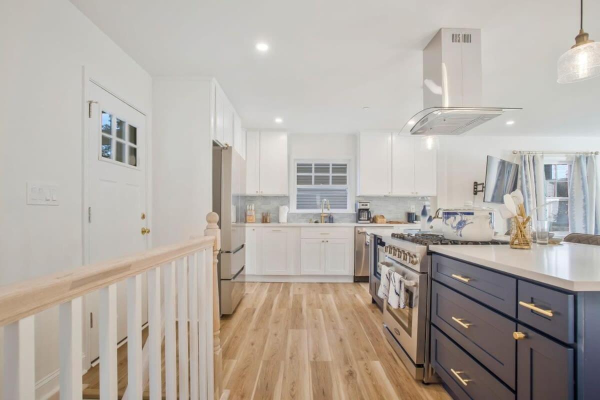 Stylish + Fresh 2 Blocks From N-mc Stadium Holiday home Annapolis