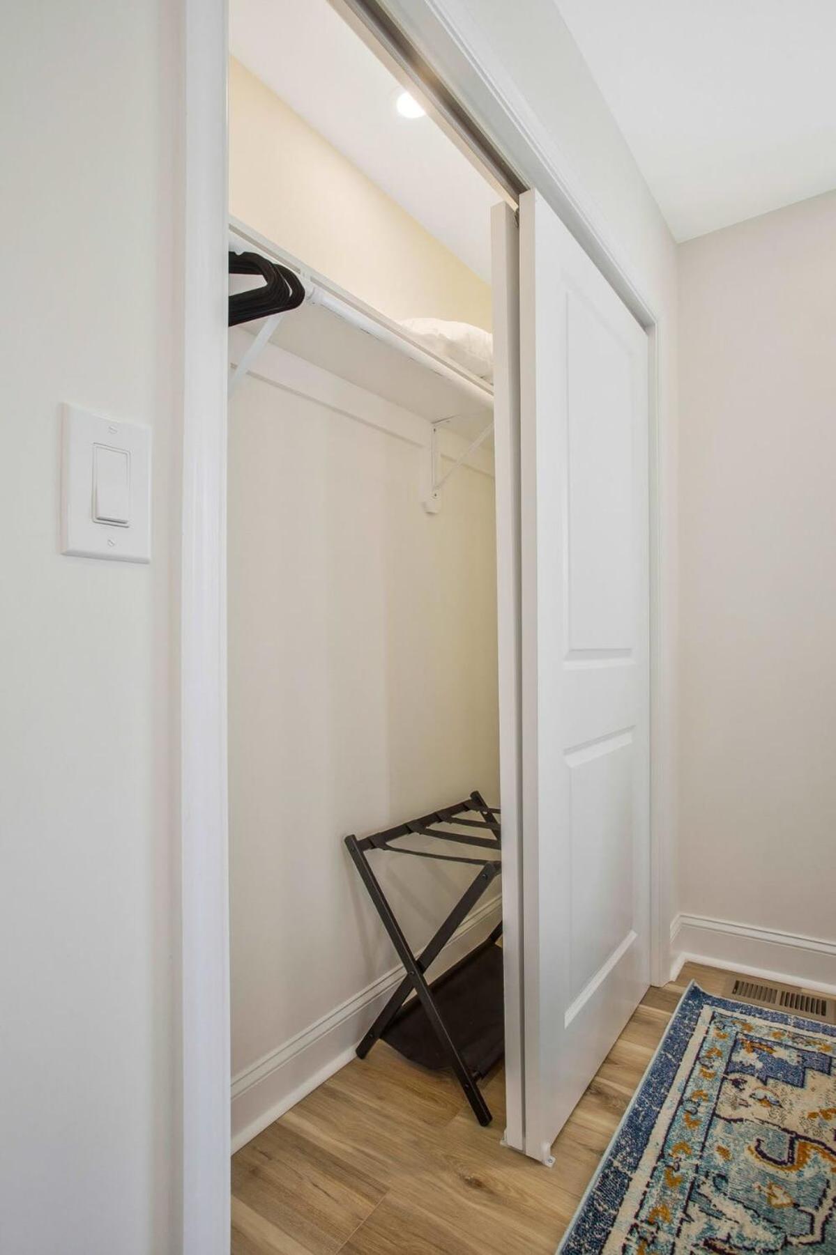 Holiday home Stylish + Fresh 2 Blocks From N-mc Stadium *